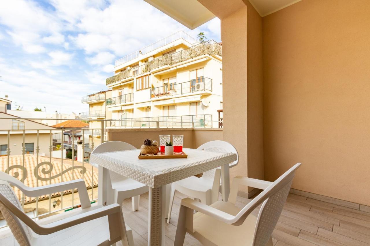 شقة Giada 1P - Palazzina Laura Myho Casa Tortoreto المظهر الخارجي الصورة